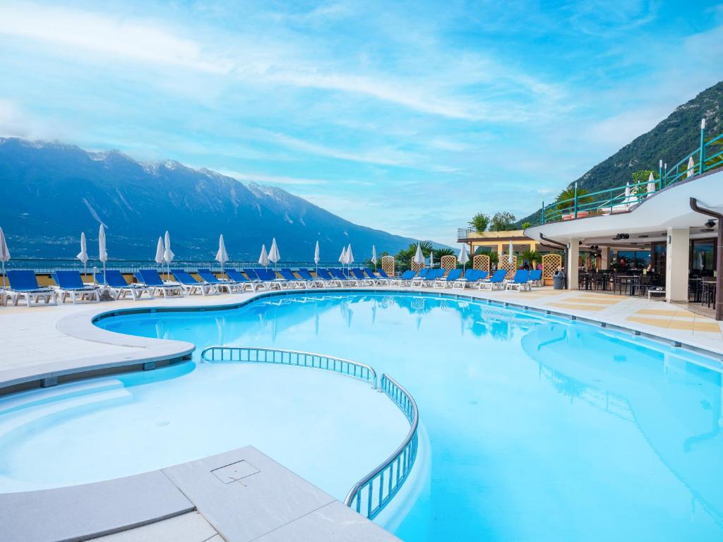 Nespecifikovaný výhled na hory nebo výhled na hory při pohledu z hotelu