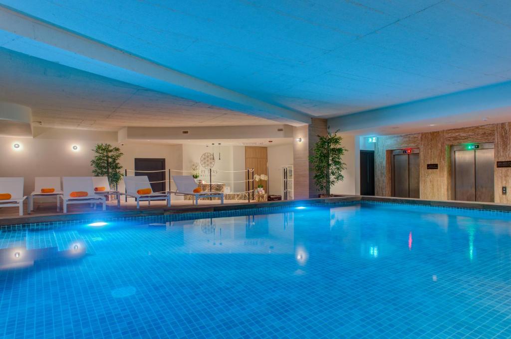 Bazén v ubytování Noru Hotel Malta - Adults Only Hotel nebo v jeho okolí