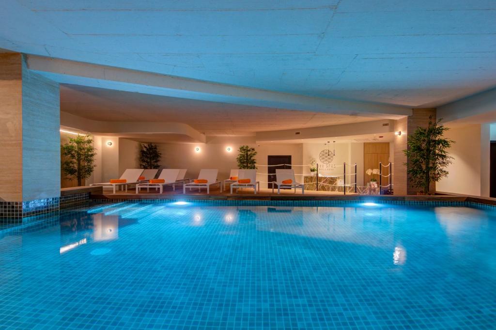 Bazén v ubytování Noru Hotel Malta - Adults Only Hotel nebo v jeho okolí