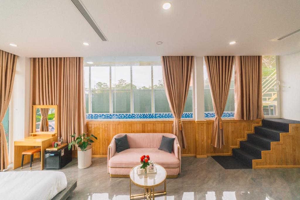 Quy Tai Premium Hotel - 7