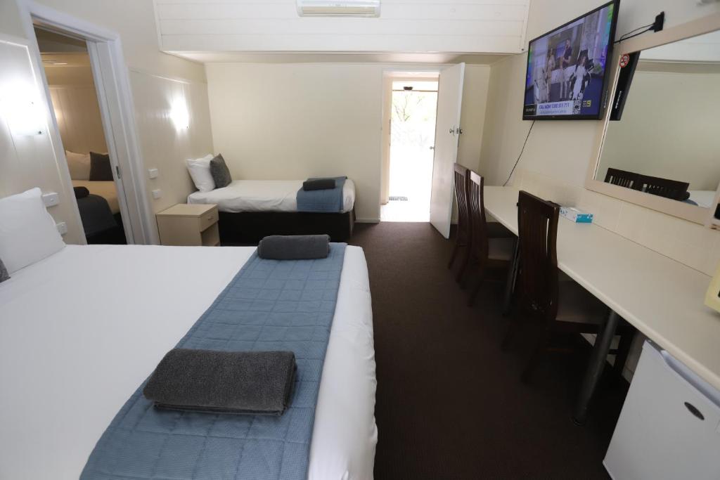 Sleepy Hill Motor Inn - Suite De Deux Chambres QQS Sans Animaux Conviviale