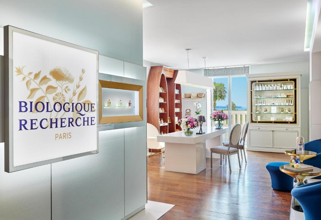 Hôtel Barrière Le Majestic Cannes - Resim 11