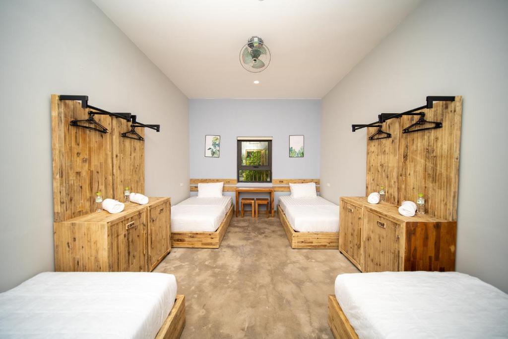 Giường trong phòng chung tại 9Station Hostel & Bar Phu Quoc
