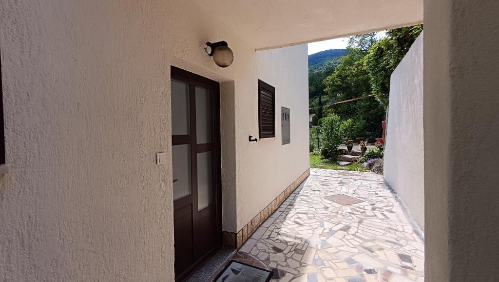 Nespecifikovaný výhled na hory nebo výhled na hory při pohledu z apartmánu