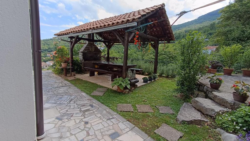 Zahrada ubytování Apartment Zdenka-5 km from Opatija
