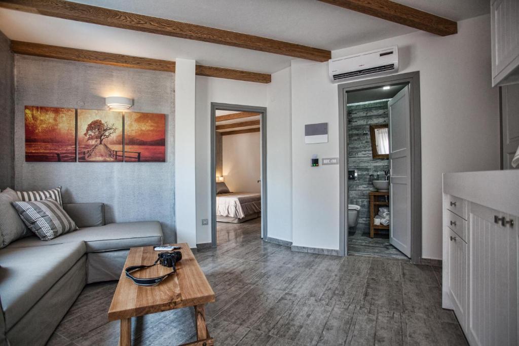 Omiros Boutique Hotel (Adults Only) - 1