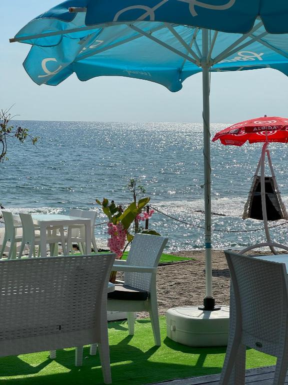 Nespecifikovaný výhled na moře nebo výhled na moře při pohledu z hotelu