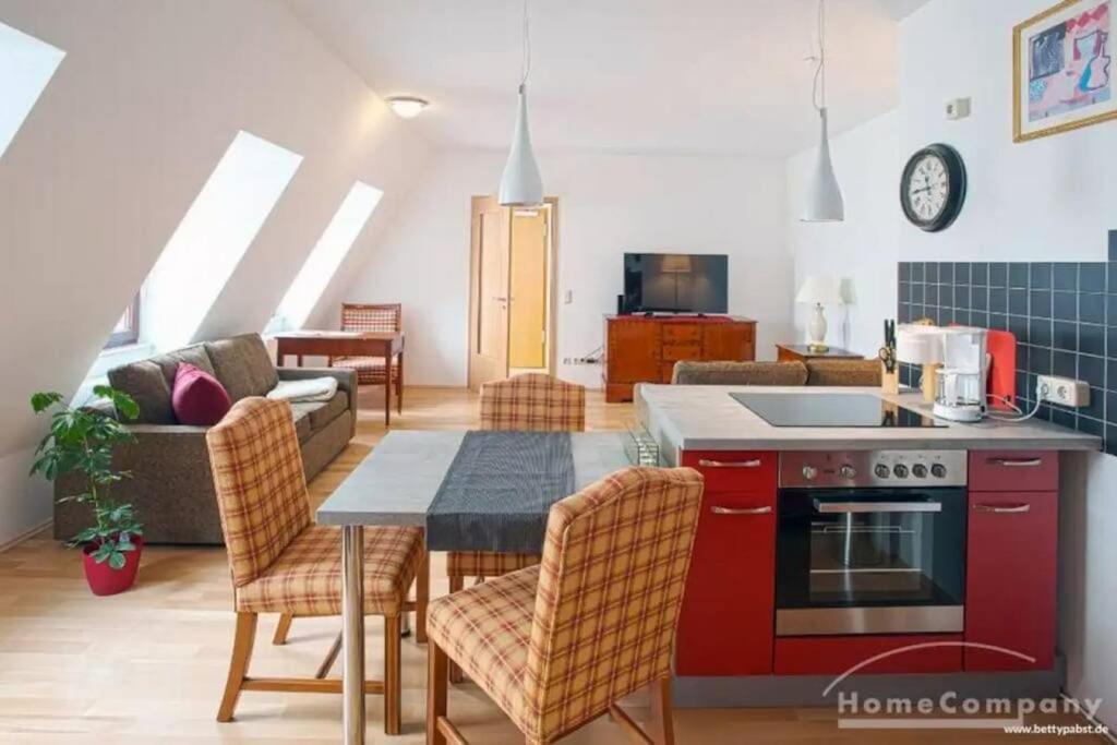 Η κουζίνα ή μικρή κουζίνα στο Apartment in der Strohsackpassage - Zentrum HBF Oper