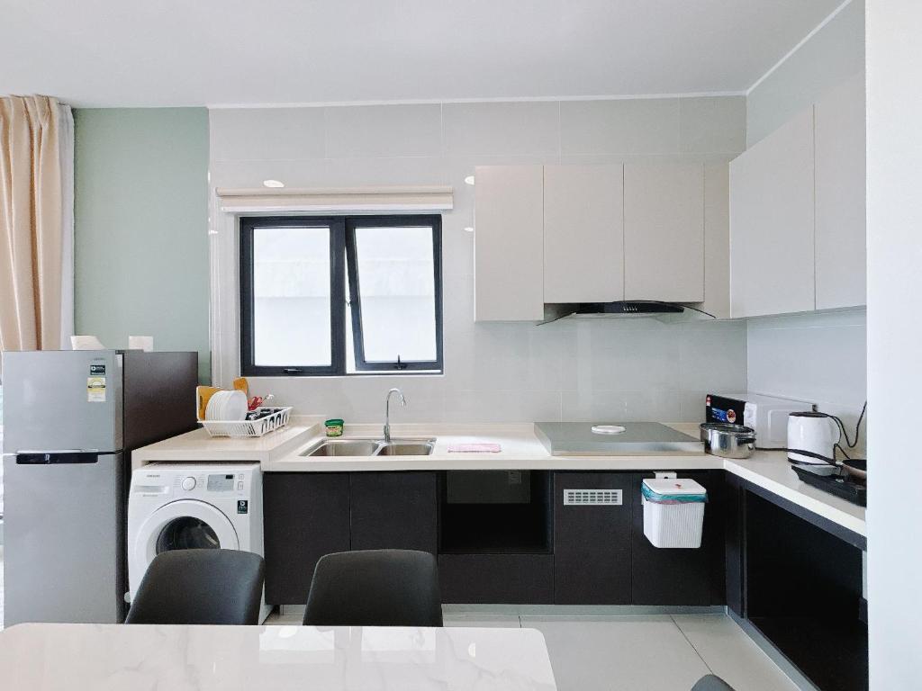 Scenic Country Garden Danga Bay by Lions Bay - Apartamento Con Vista Al Mar