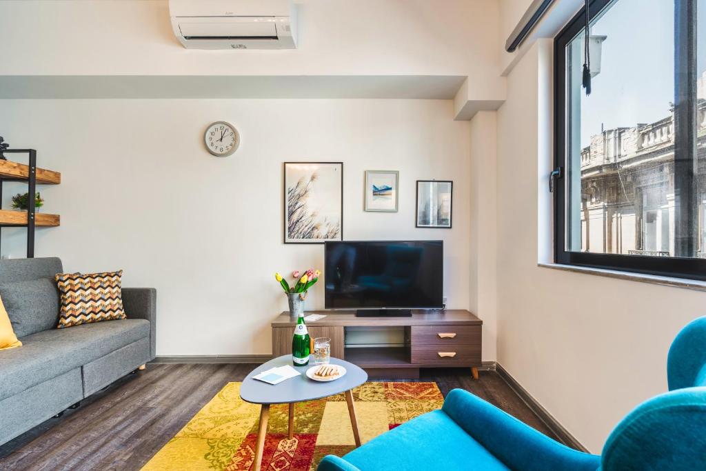A seating area at Kula apartments City center Exarchia