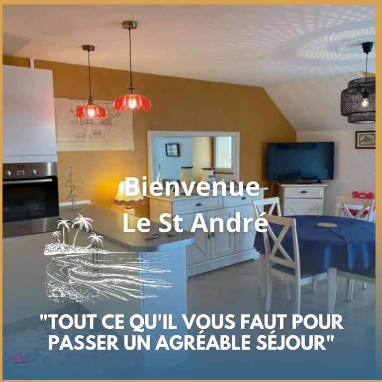 Cette chambre comprend une cuisine et une salle à manger. dans l'établissement Le St André Conciergerie Leroy, à Le Portel