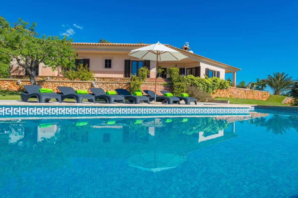 Sa Roca Blanca - Three-Bedroom Villa