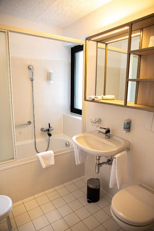 Koupelna v ubytování Hotel Nessi Locarno
