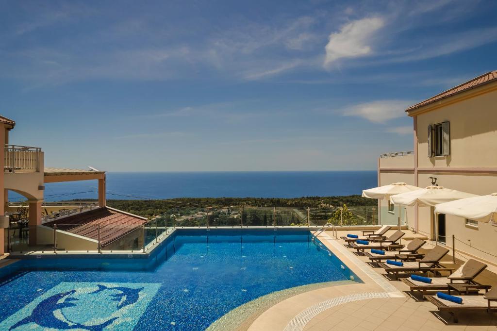 Bazén v ubytování Belle View Hotel - Sea View & Sunset nebo v jeho okolí