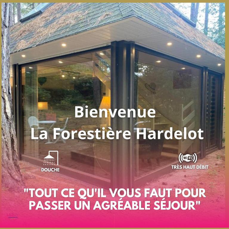 un panneau pour la porte d'entrée d'une maison dans l'établissement La Forestière - Face au 10, à Neufchâtel-Hardelot