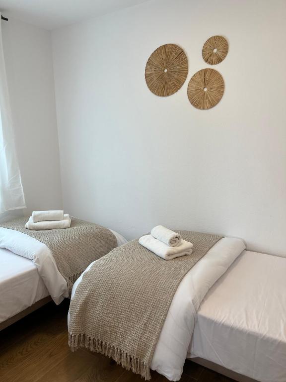 Postel nebo postele na pokoji v ubytování Villa Casita, New!!! Pool & Terrace