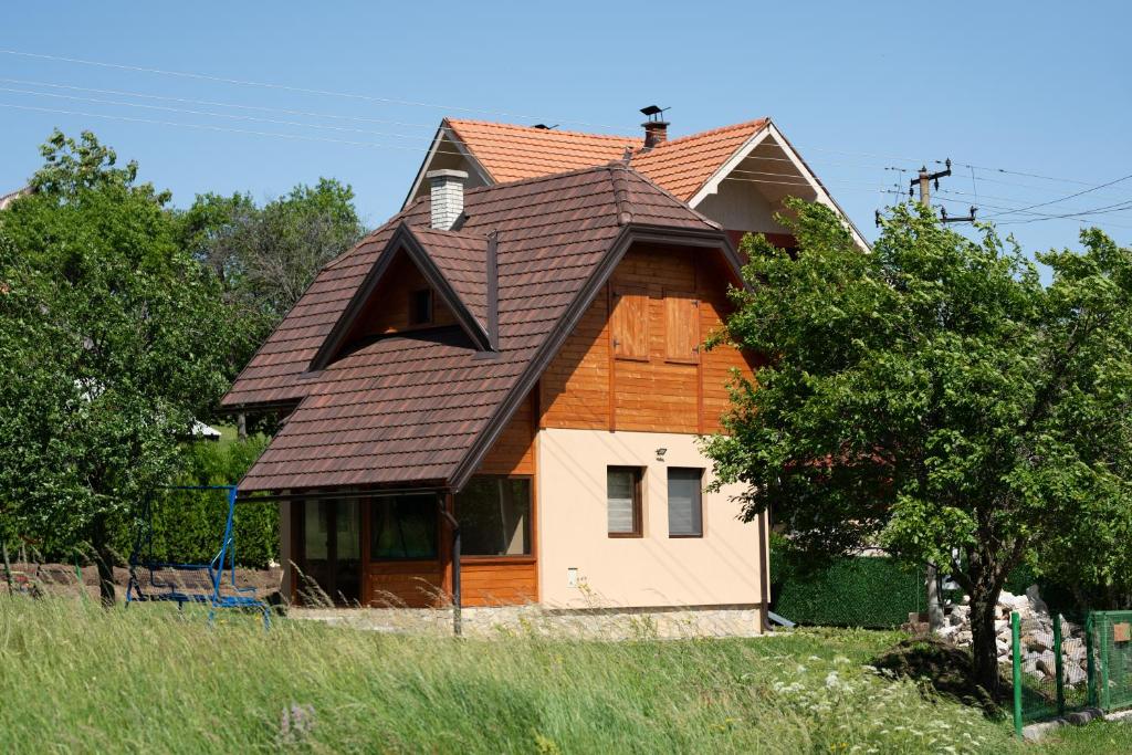 Budova, kde se prázdninový dům nachází