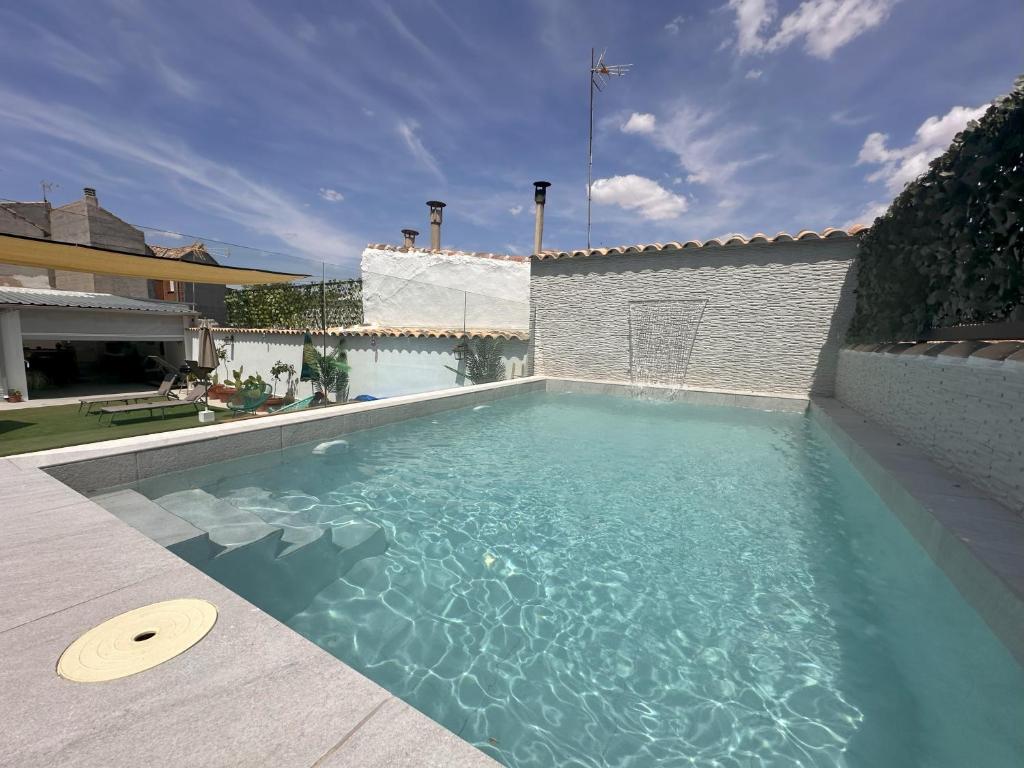 Piscina en o cerca de Apartamentos Oncemolinos con desayuno