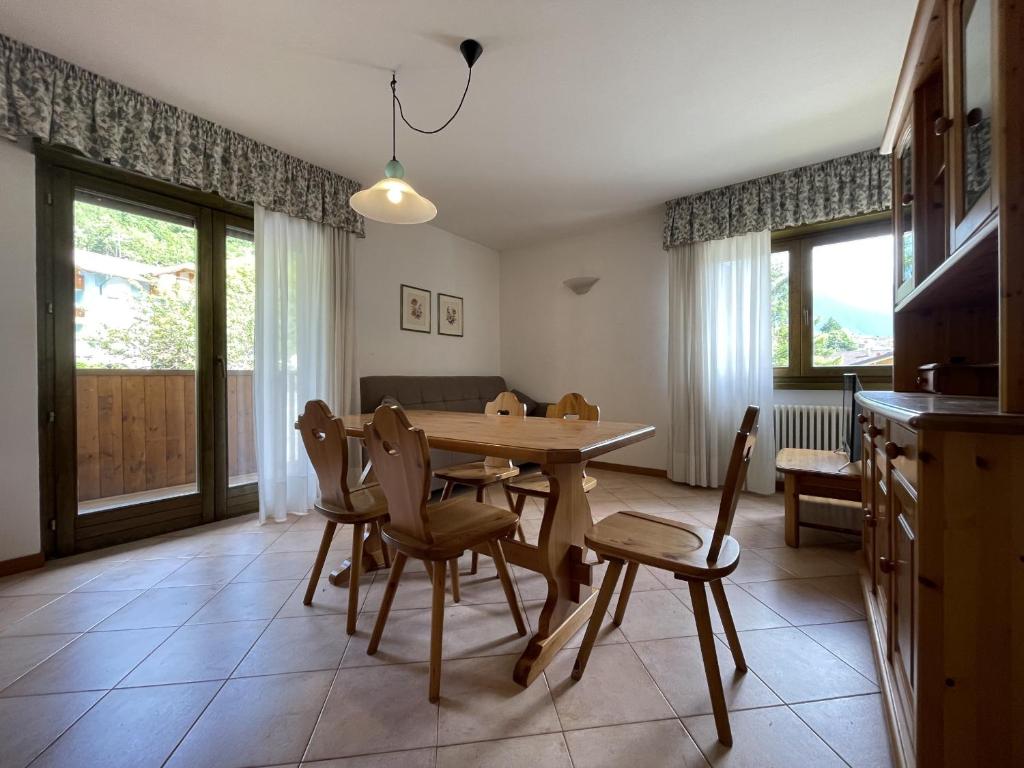TV a/nebo společenská místnost v ubytování Condominio Gaiolin