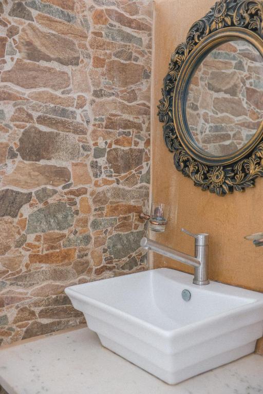 Koupelna v ubytování Casa Selimi