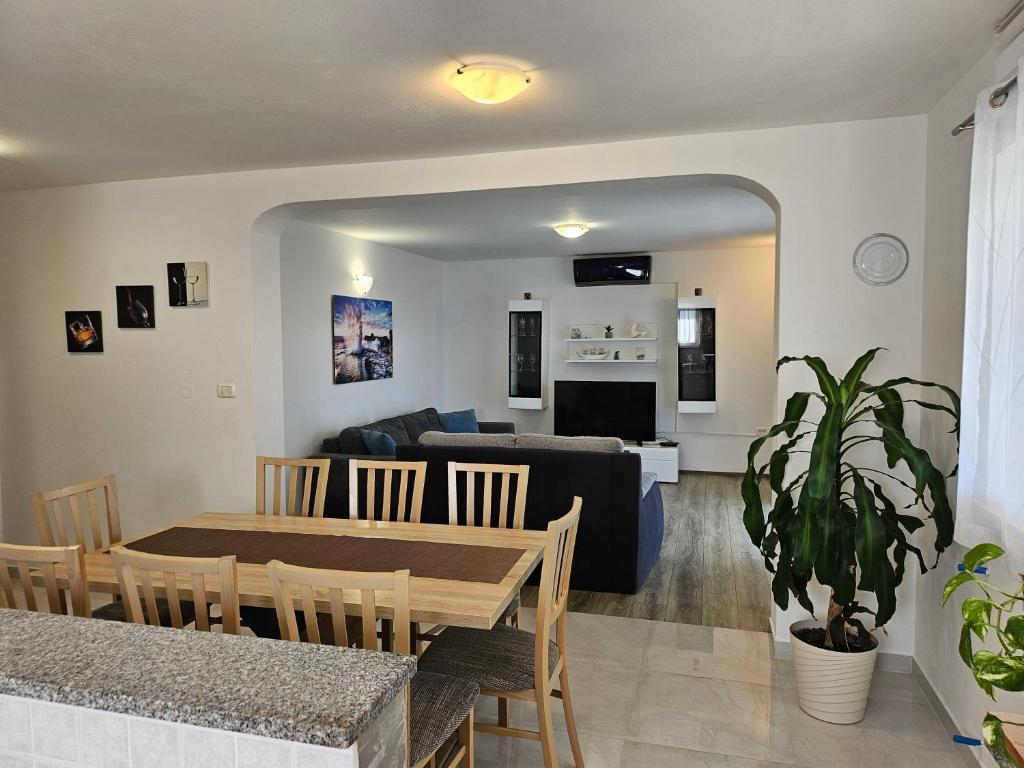Apartment Loborika D&J