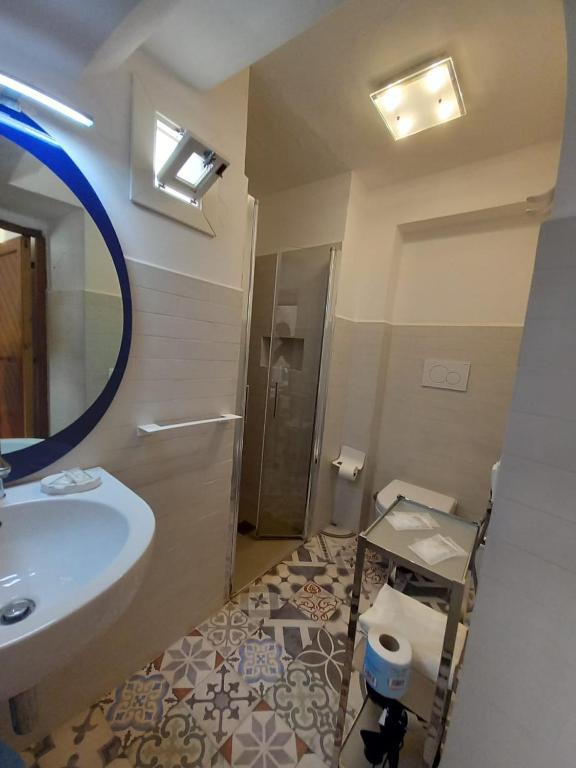 A bathroom at Blu Vacanze Residence