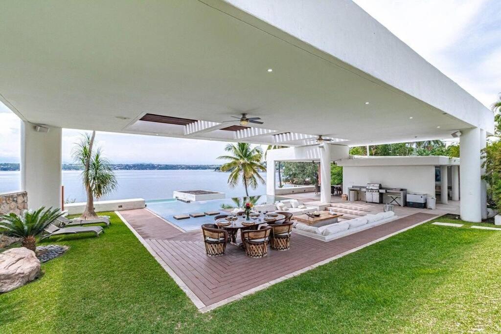 Hermosa casa junto al lago con infinity pool & jacuzzi - 别墅