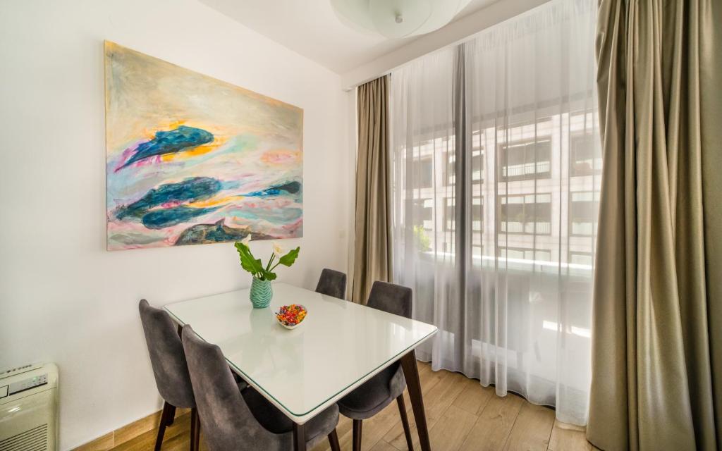 Amare Luxury Apartments - 3