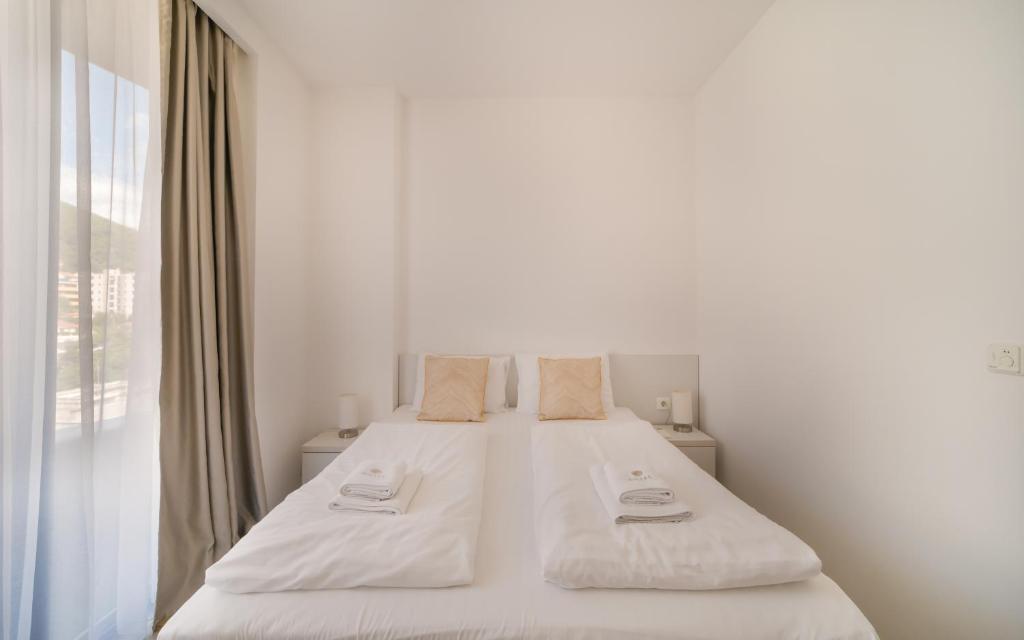 Amare Luxury Apartments - 11