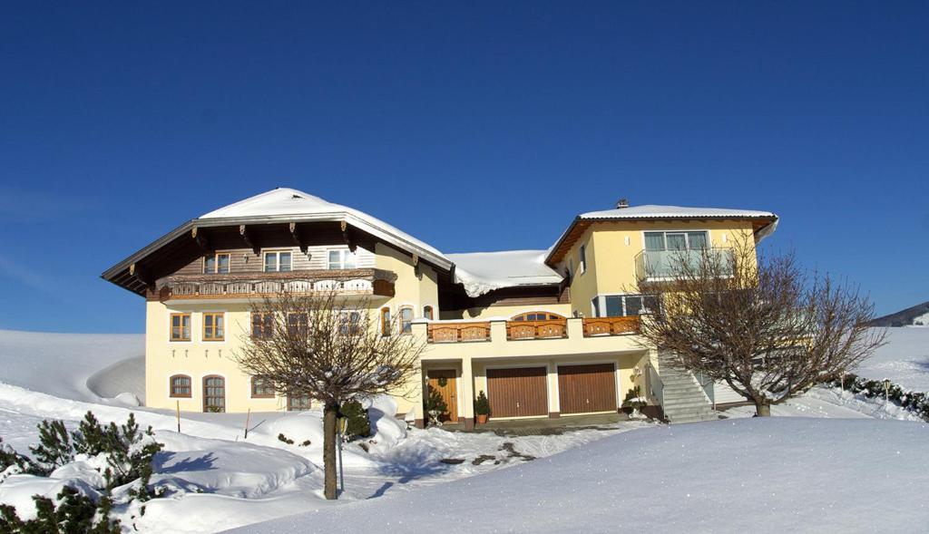 Gästehaus Stabauer v zimě
