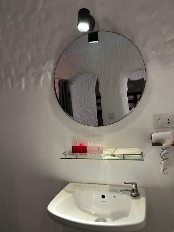 Big Boys' Bed & Burger - Patong Beach - Resim 32