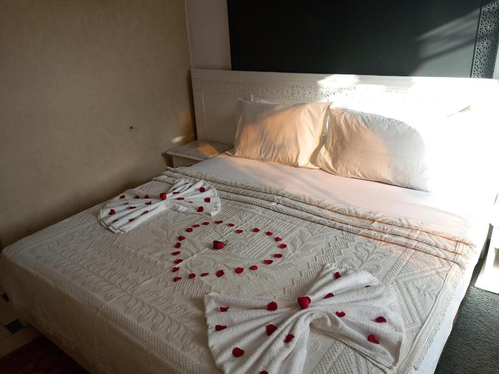 Postel nebo postele na pokoji v ubytování Auberge kasbah tifirte