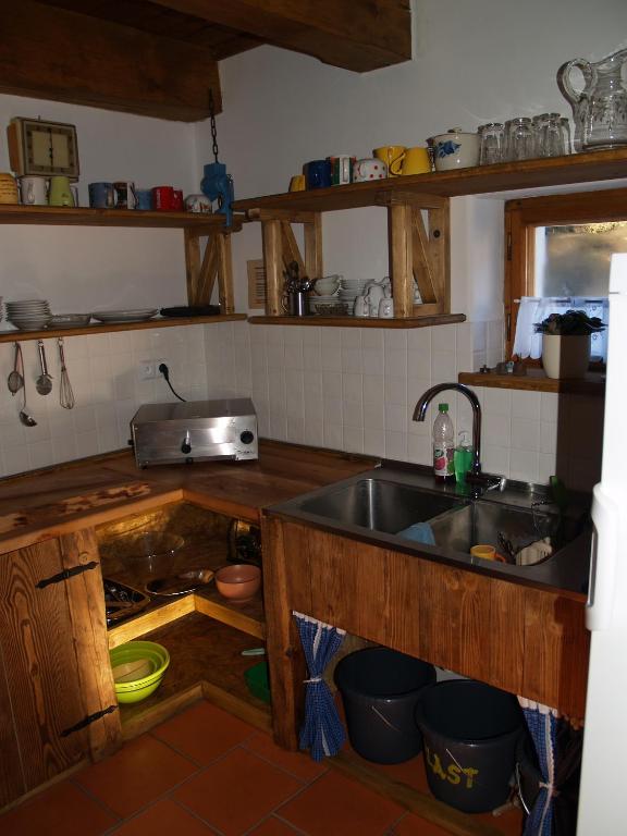 Kuchyň nebo kuchyňský kout v ubytování Chalupa Modré Nebe