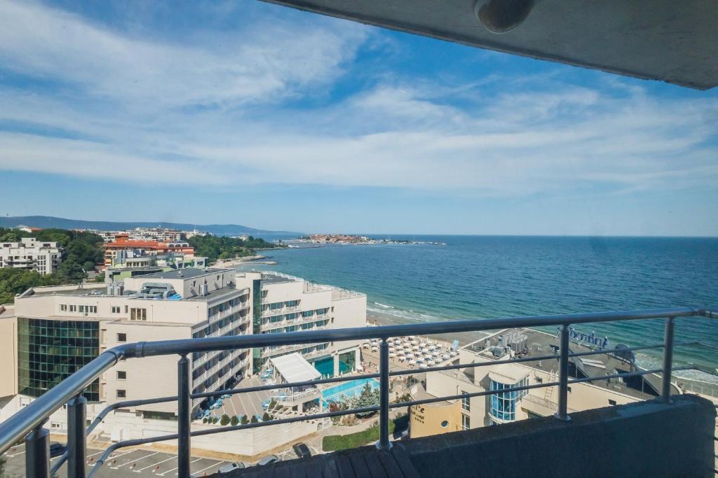 Nespecifikovaný výhled na moře nebo výhled na moře při pohledu z hotelu