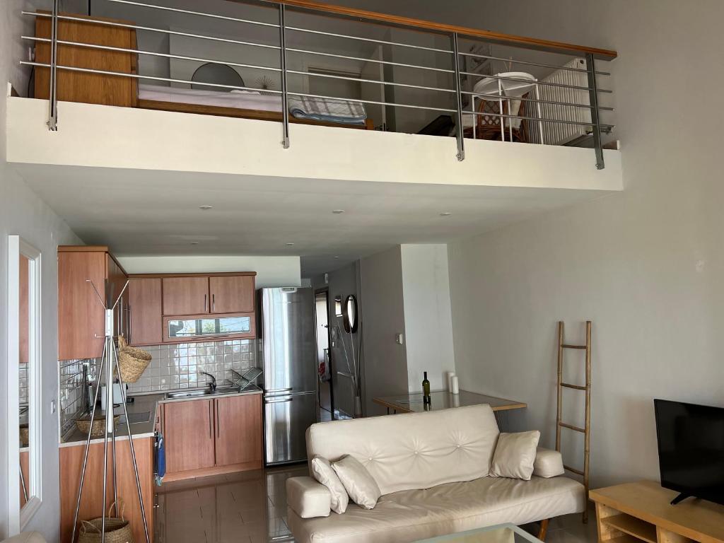 Kuchyň nebo kuchyňský kout v ubytování Two-storey Beachfront Maisonette