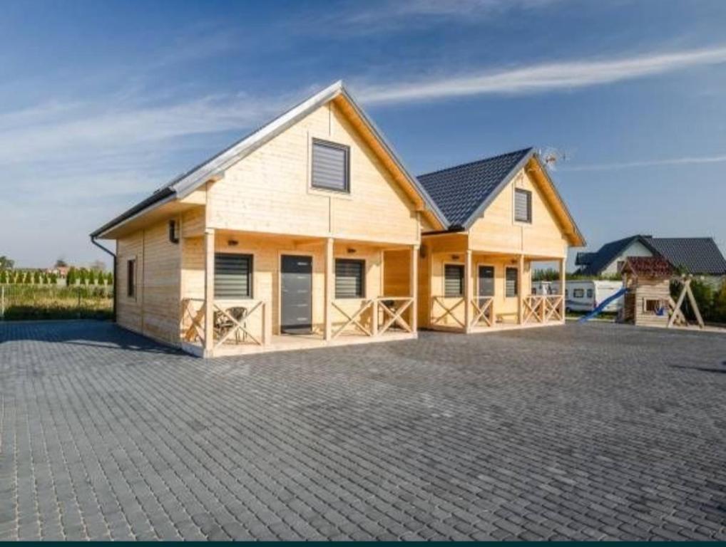 Το κτήριο όπου στεγάζεται  η παραθεριστική κατοικία