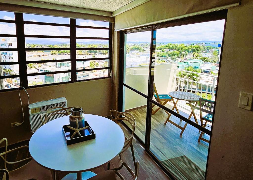 Balkón nebo terasa v ubytování Oceanview Beach Block BALCONY Ocean and City View
