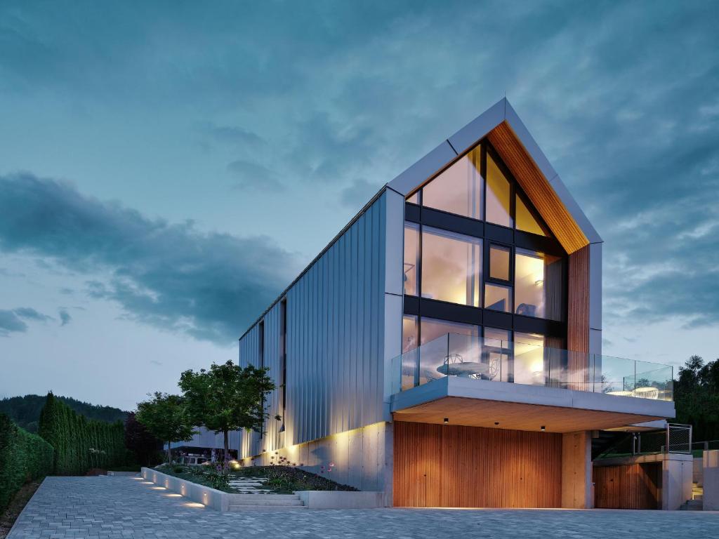 El edificio en el que está el chalet de montaña