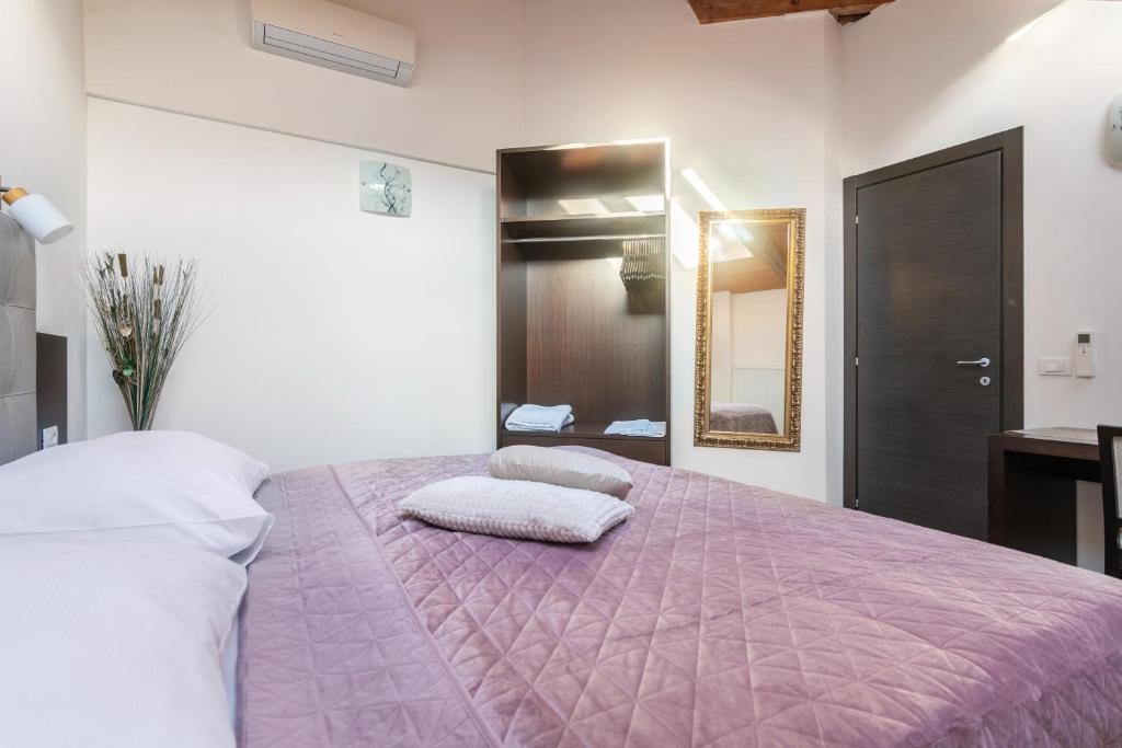 Riverside Palace Apartments - 6