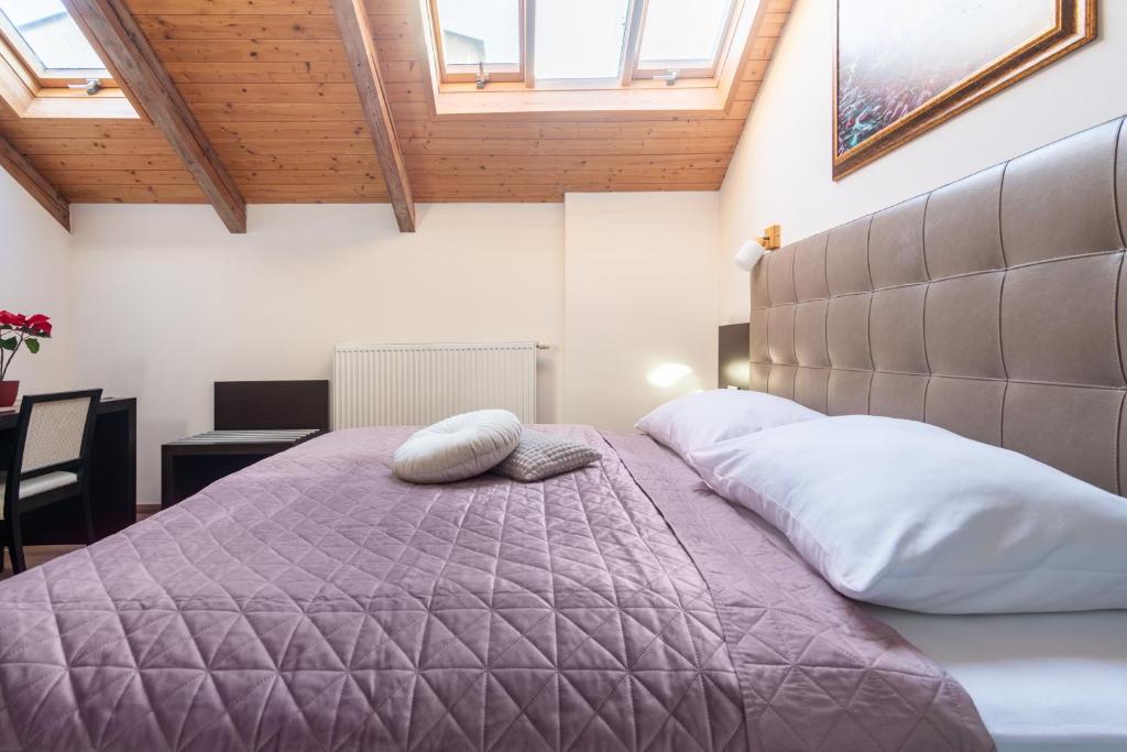 Riverside Palace Apartments - 7