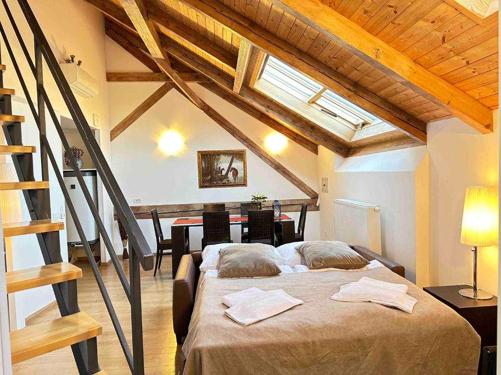 Riverside Palace Apartments - 5