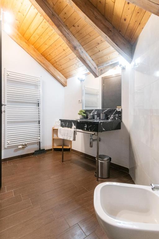 Riverside Palace Apartments - 12