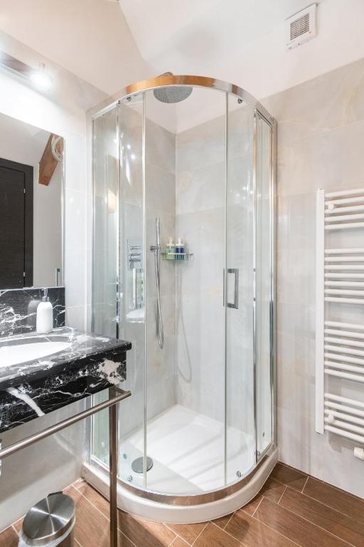 Riverside Palace Apartments - 13