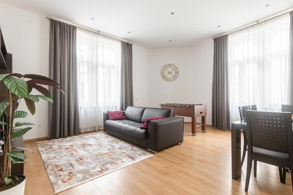 Riverside Palace Apartments - 18