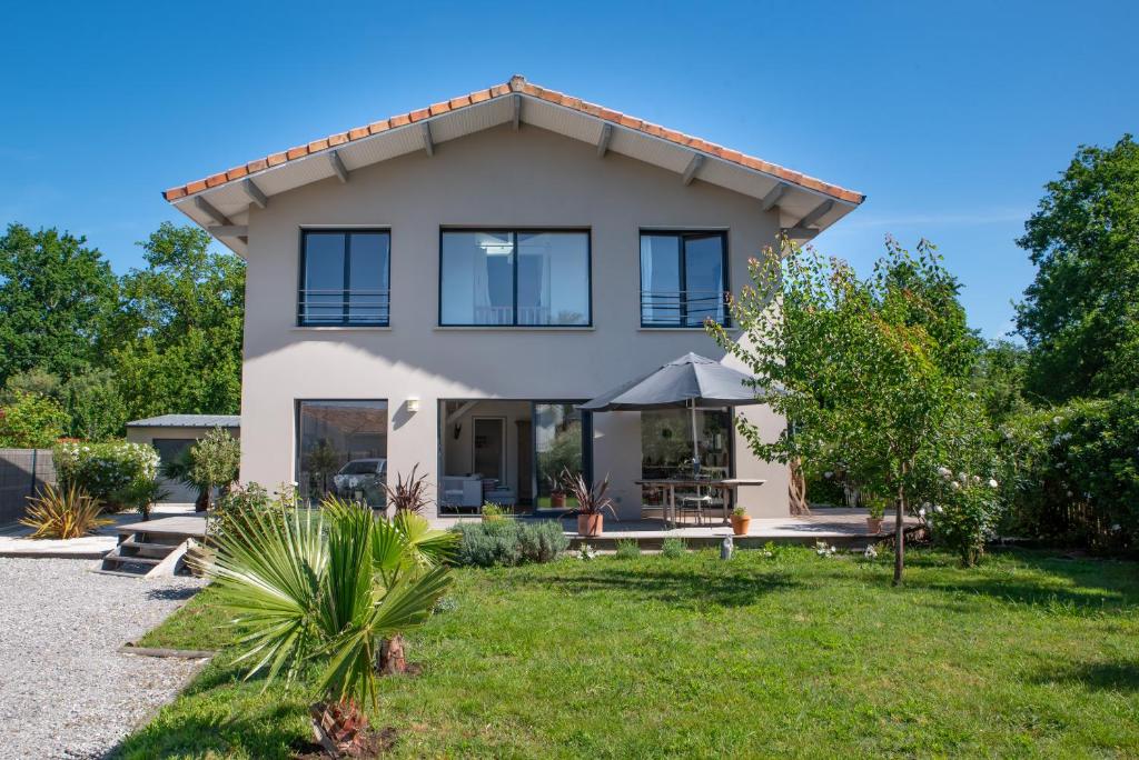 Κήπος έξω από το La Maison du Cotton- Gite bio-climatique