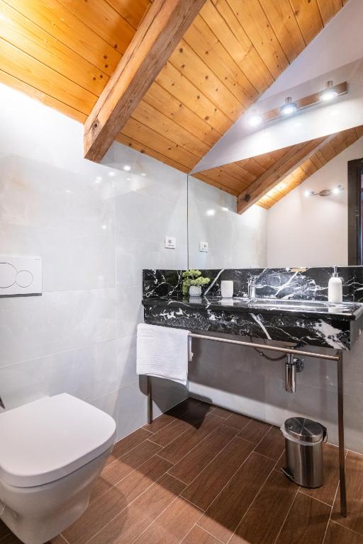 Riverside Palace Apartments - 14