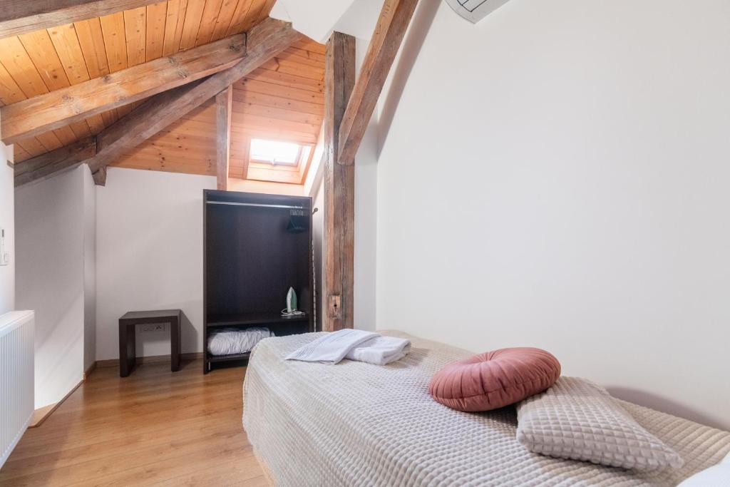 Riverside Palace Apartments - 9