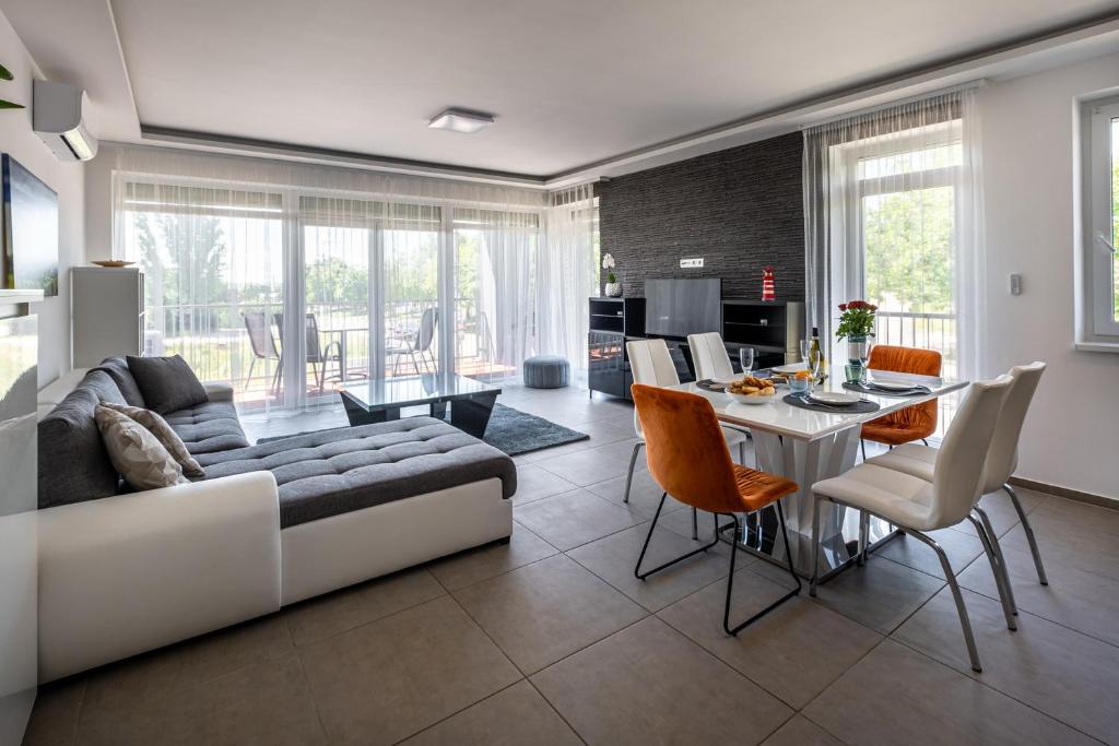 Ideal Apartman max 6 person BRAND NEW 8230 Balatonfüred, Noszlopy utca, 22/F 1 em 3 kép - 1