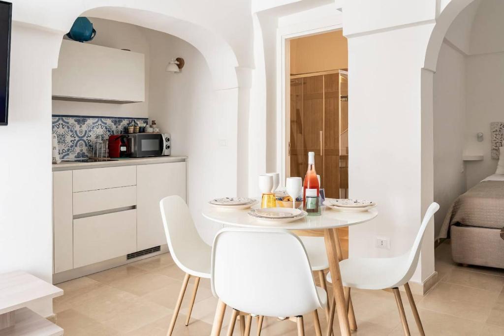 A kitchen or kitchenette at PrivateTerrace, 5min Center, 2Kitchens ,MiCasa