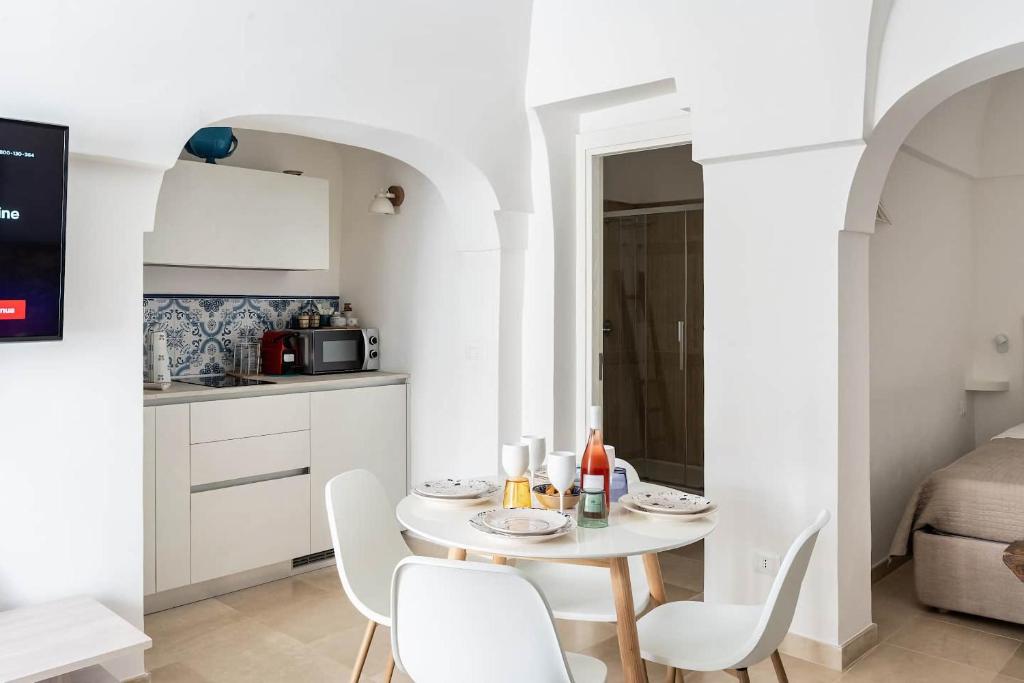 A kitchen or kitchenette at PrivateTerrace, 5min Center, 2Kitchens ,MiCasa
